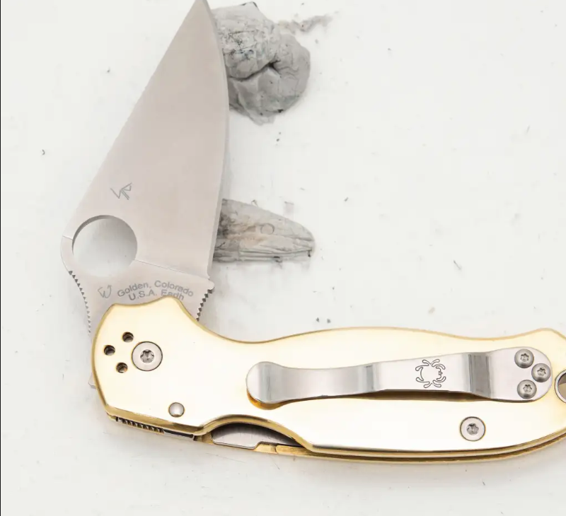 Spyderco SMKW Custom Para 3 Brass SPC223GPBR View 1