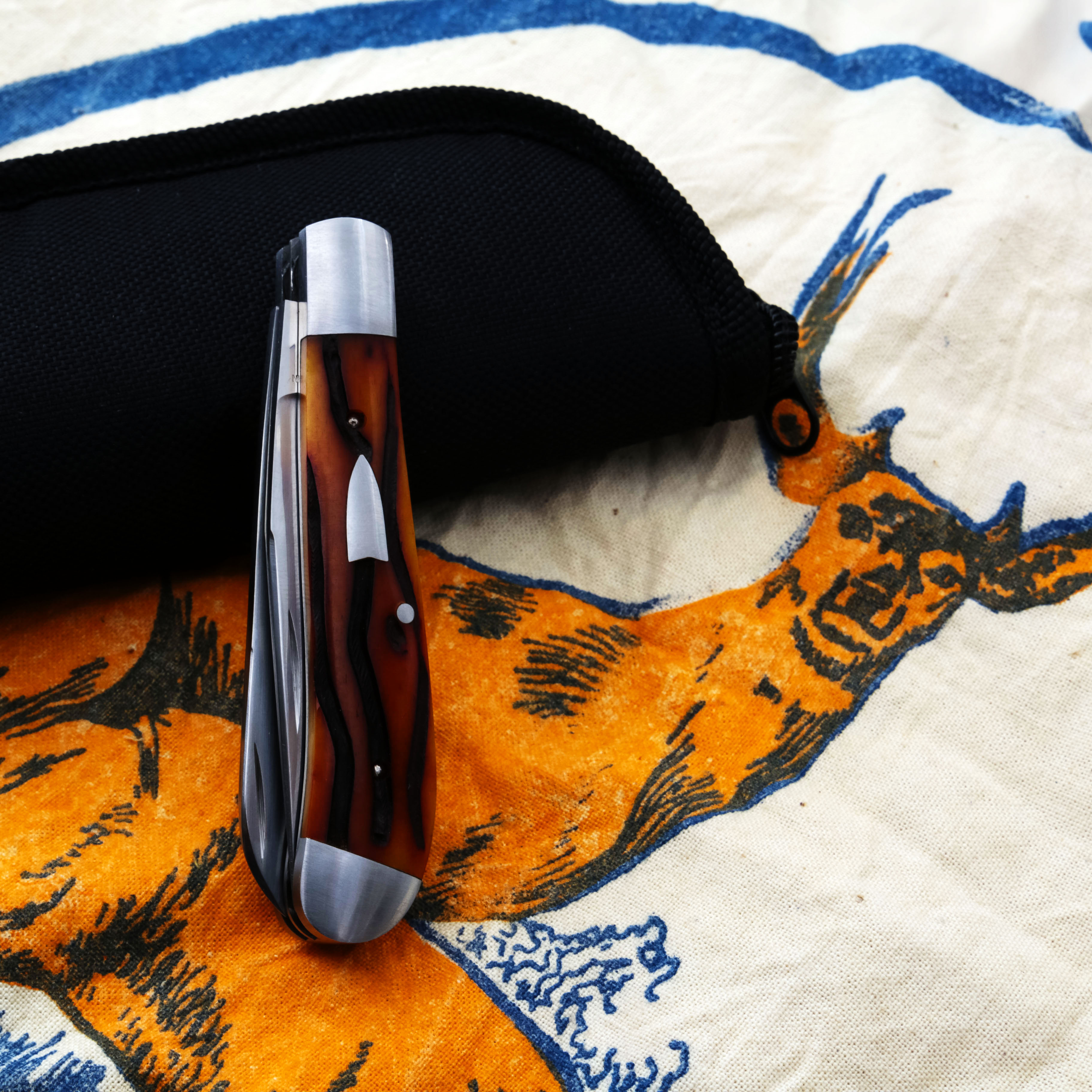 Friesenhahn Knives Amber Wormgroove Jigged Bone Trapper FK003 View 13