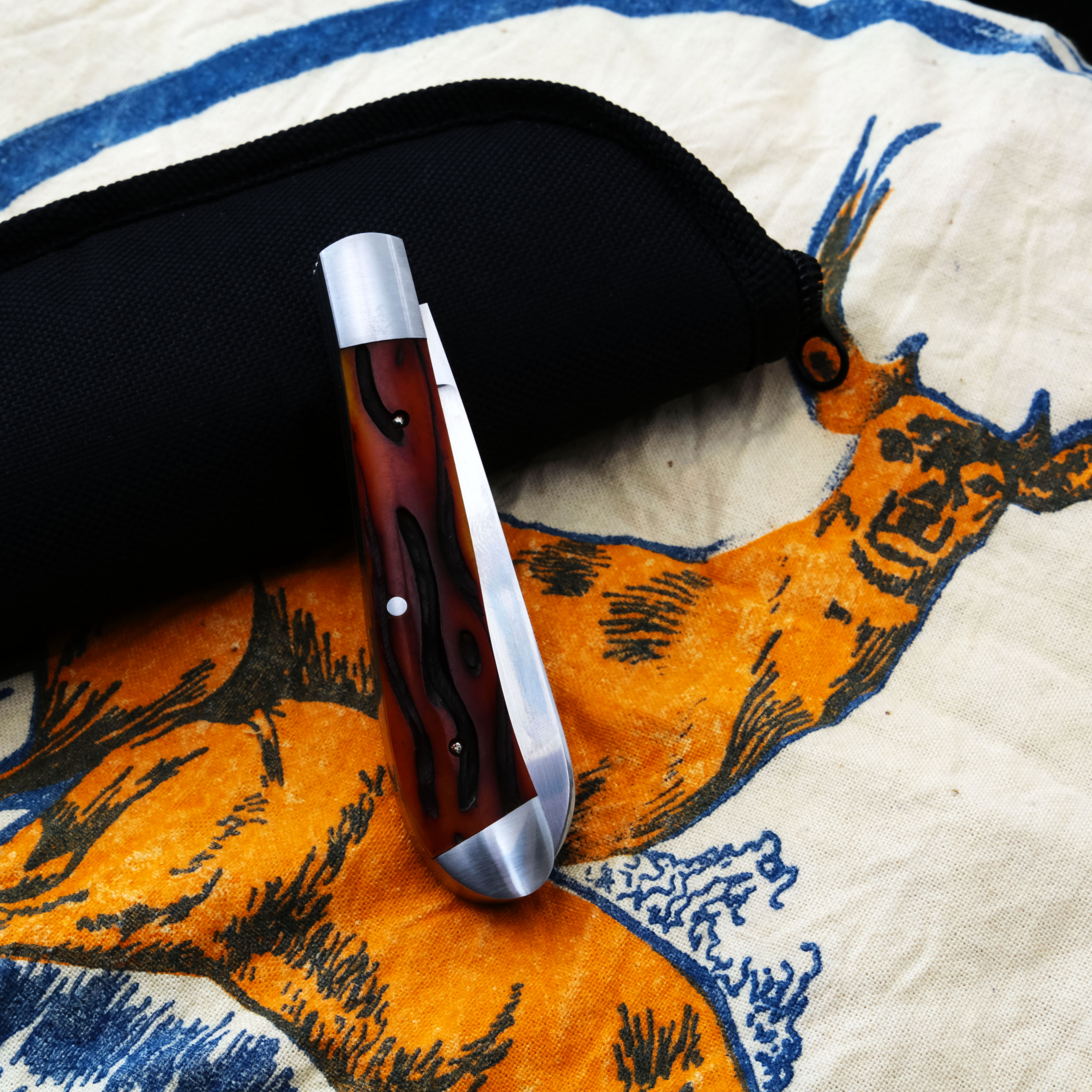 Friesenhahn Knives Amber Wormgroove Jigged Bone Trapper FK003 View 12