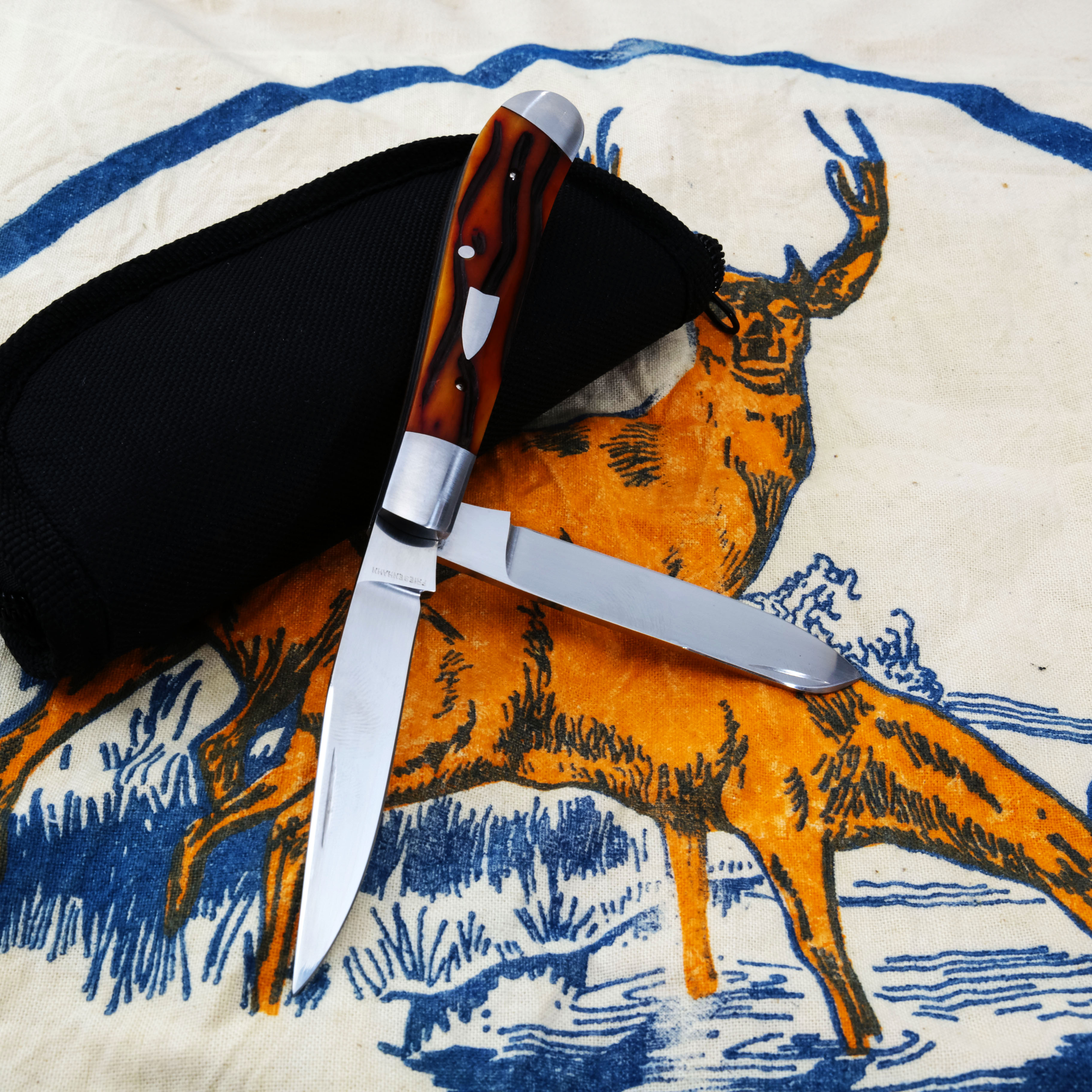 Friesenhahn Knives Amber Wormgroove Jigged Bone Trapper FK003 View 14