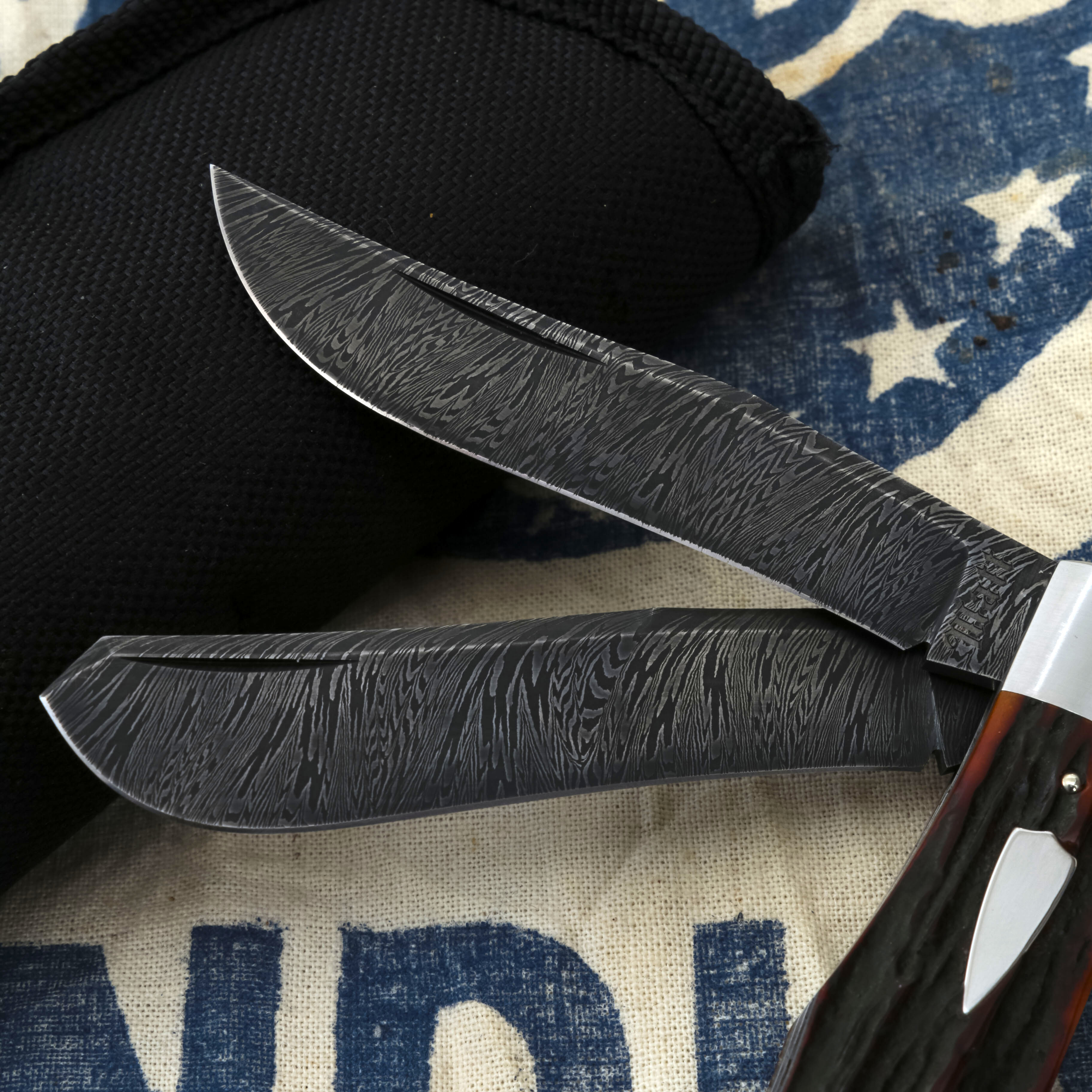 Matt Humphreys Double Blade Damascus Trapper Amber Jigged Bone Handle MH003 View 17