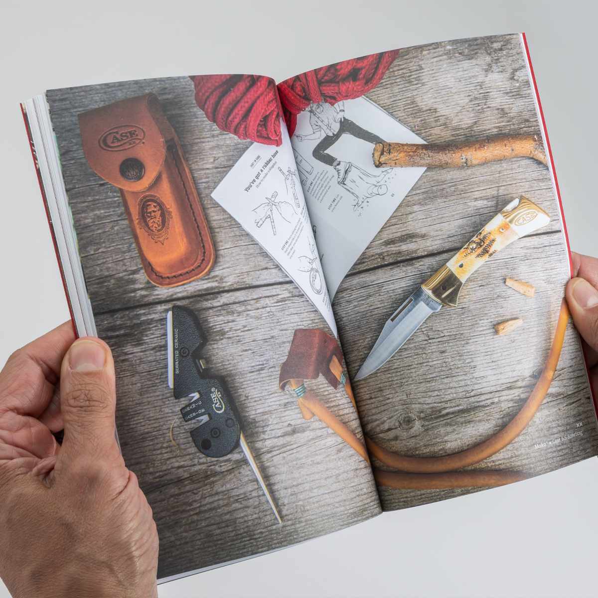 Case Case Hand Book - Illustrated Knife Pattern Guide CA52507 View 3