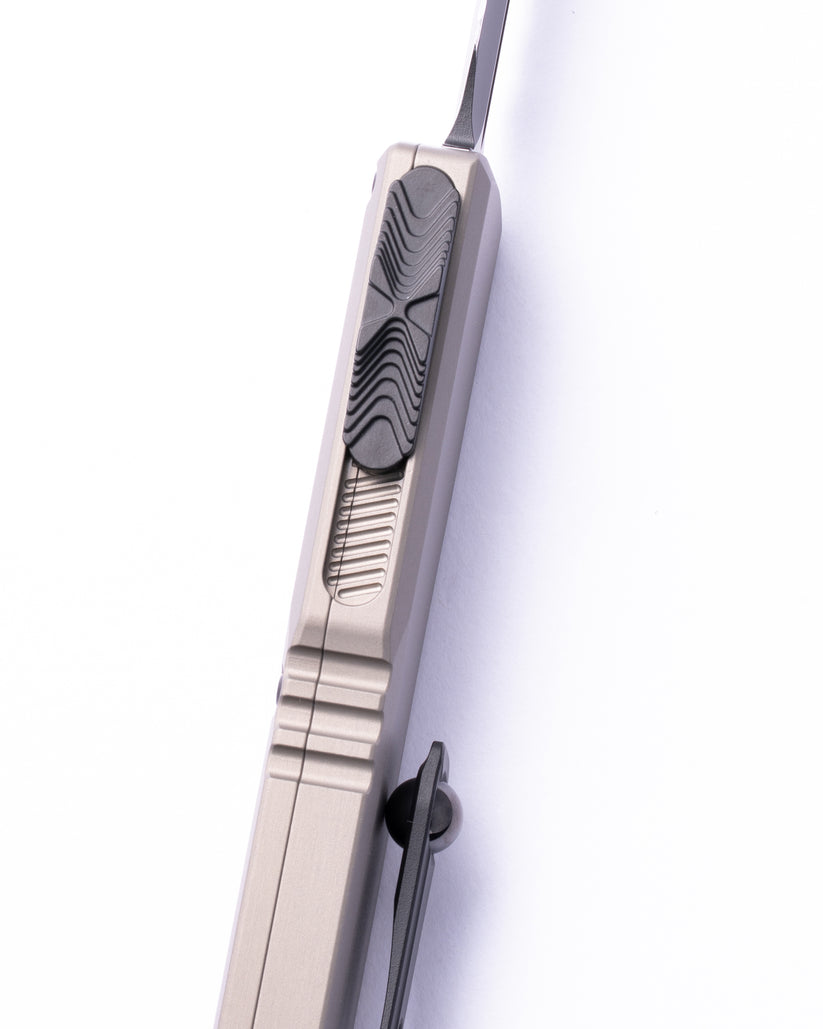 Microtech Ultratech ZBP D/E Natural Clear Partial Serrated AUMT11222NC View 3