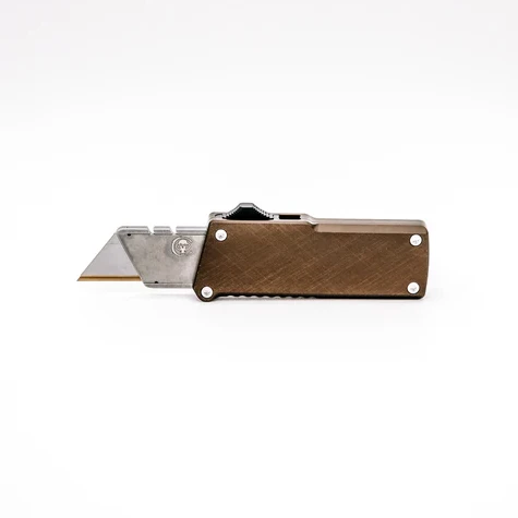 Chaves Knives The Production CHUB OTF Brown 1in Plain Cross Hatch Razor CK-8C11-5F6F-3D16 View 1