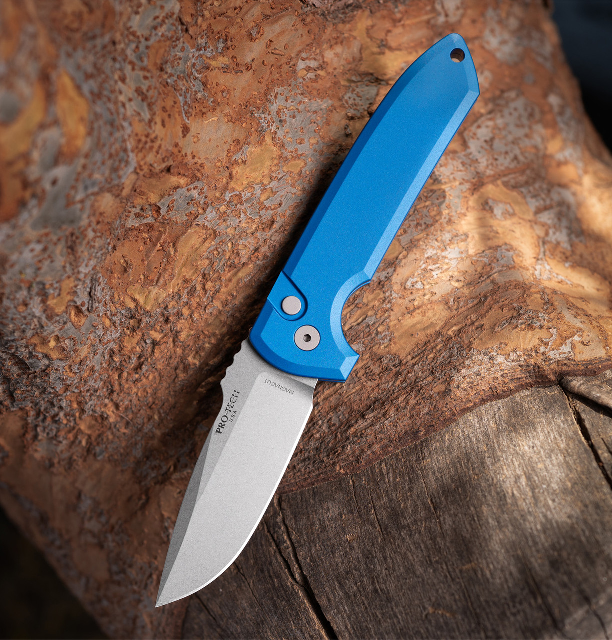 Pro Tech OTS Auto Rockeye Blue Aluminum Handle SW Magnacut Drop Point Blade LG3101-BLUE View 1