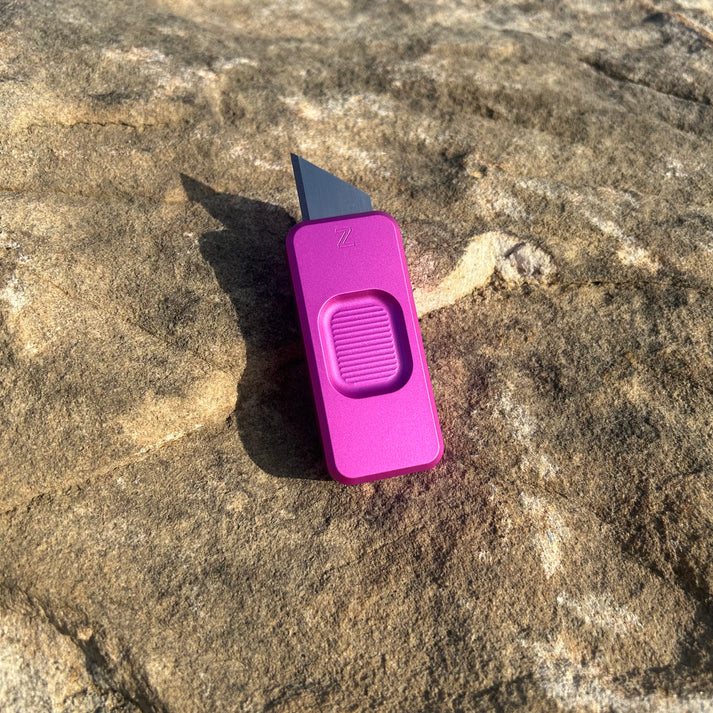 Rivery Zero Cab Lab Collaboration Smooth Operator Utility Knife W/Knockout Pink Aluminum Handle View 8