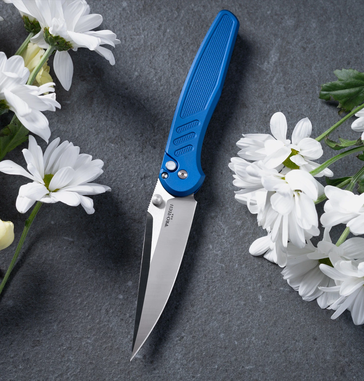 Pro Tech Peace Neighbor Designed Avalon Knurled Blue Aluminum Handle Machine Satin Magnacut Blade PN1100-LTD BLUE View 1