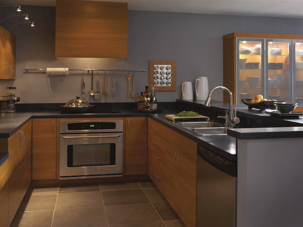 Brizo VENUTO® Single Handle PullDown Kitchen Faucet in Chrome Royal