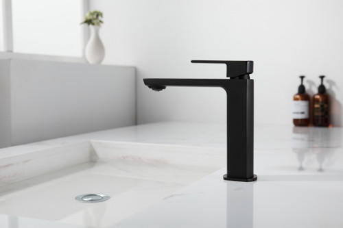 Royal Kali Single-Hole Mid Tall Faucet in Matte Black