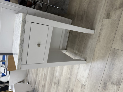 Royal Kennedy 18" White Side make-up Cabinet