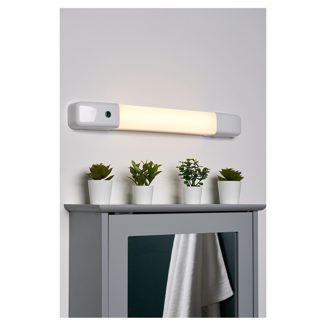 Forum Spa 10w LED Shaver Light 3xCCT/Dim