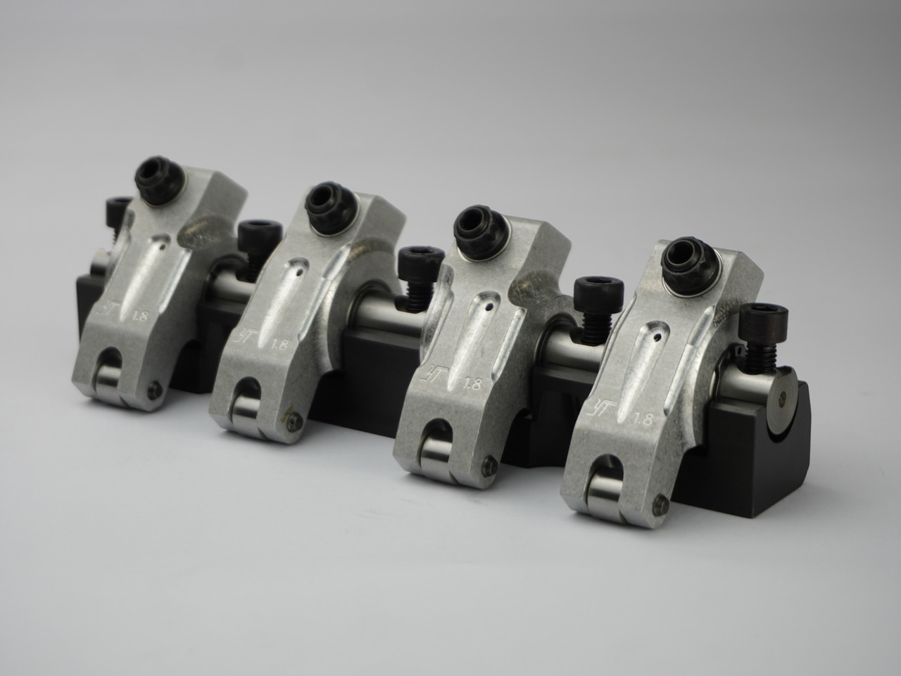 CHEVV8 LS7 1.8 ADJ SHAFT MOUNT PLATINUM ROLLER ROCKERS - SUITS