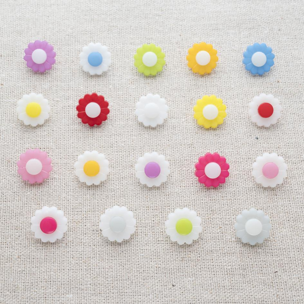 Daisy Shank Button - 15mm width (Sold Individually)