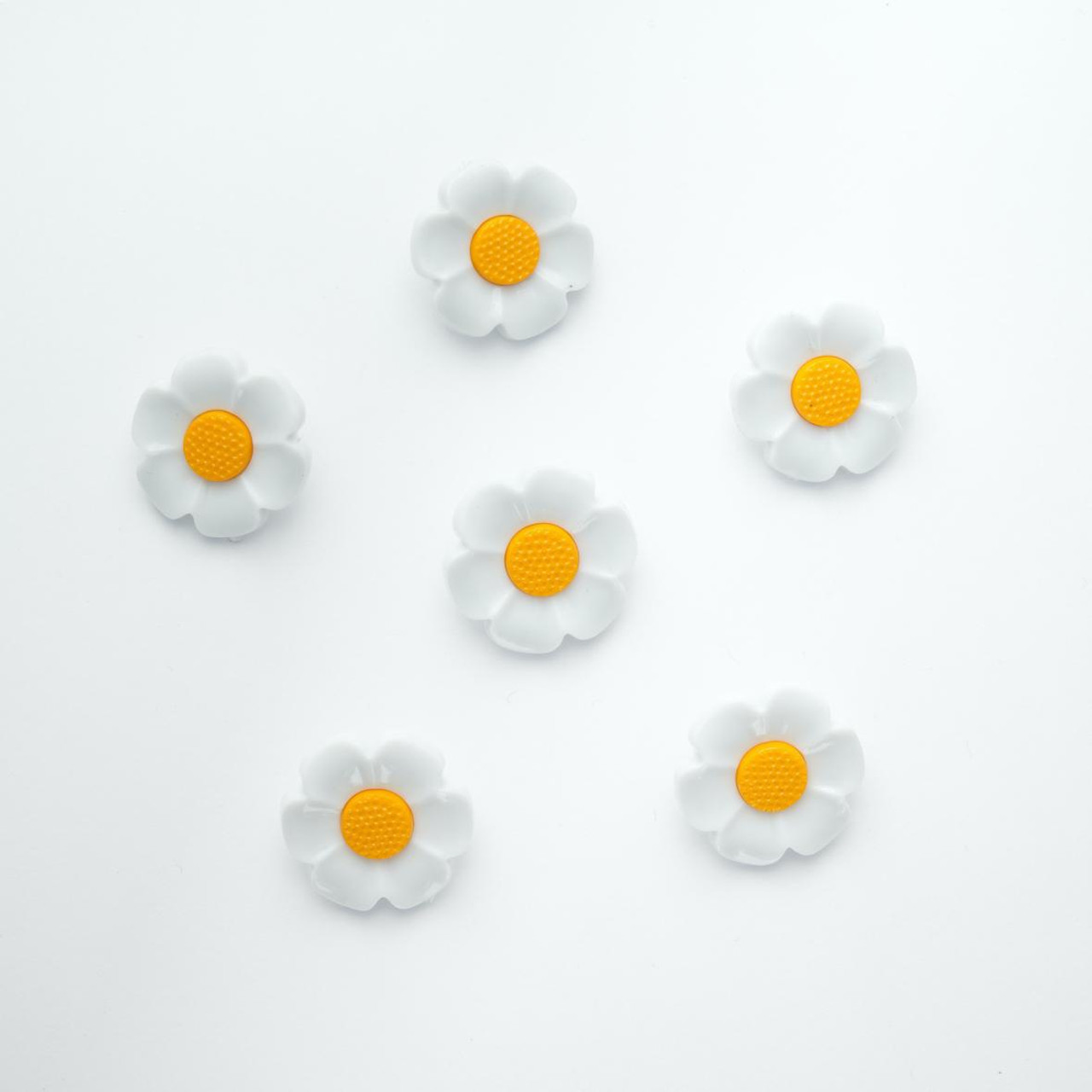 Large Daisy Shank Button, 21mm Diameter, Sold Individually