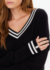 DUET V NECK KNIT SWEATER - BLACK [USW225065]