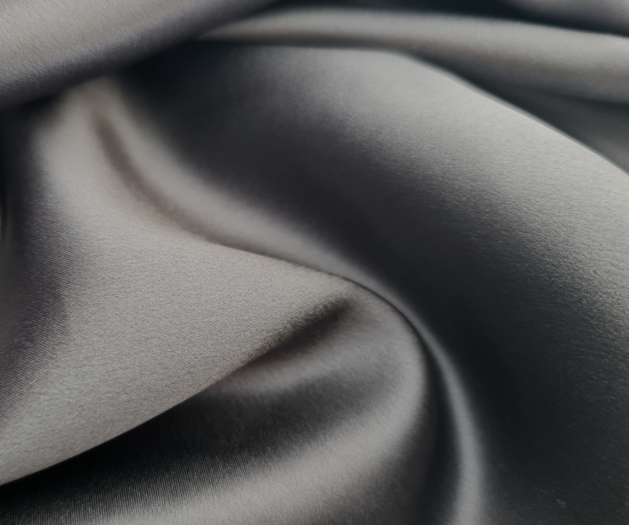 Charcoal Silk Pillowcase for Modern Bedrooms – Smooth & Cooling