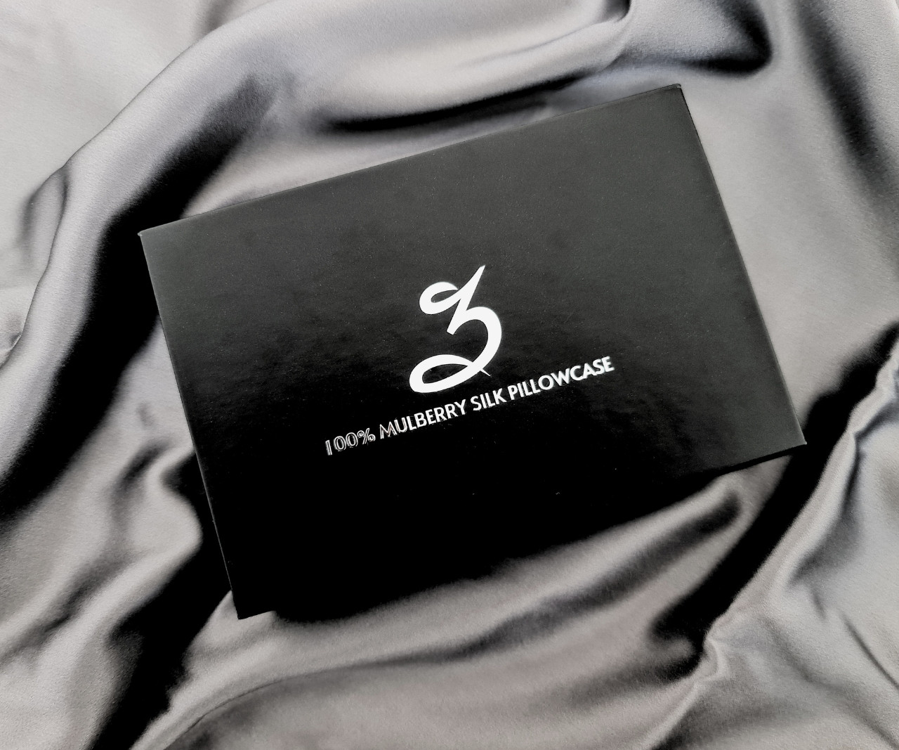 Charcoal Silk Pillowcase in Luxury Gift Box – OEKO-TEX Certified