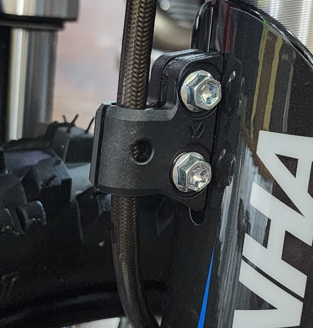 BRAKE LINE RETAINER - BLACK PLASTIC