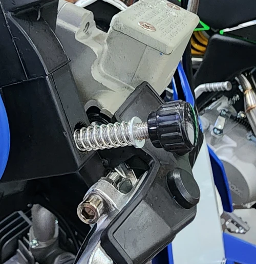 SCREW FOR THROTTLE ADJUSTMENT M5x50
