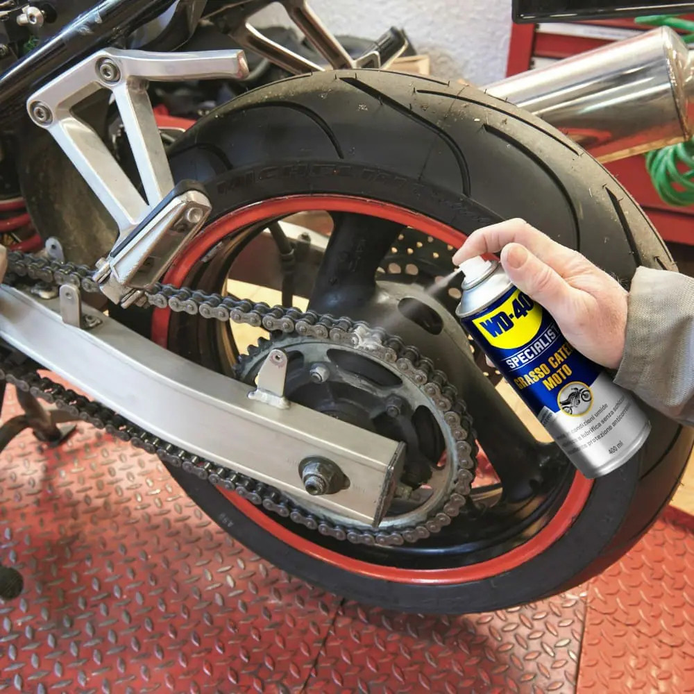 WD-40 grasso catena moto - WD-40