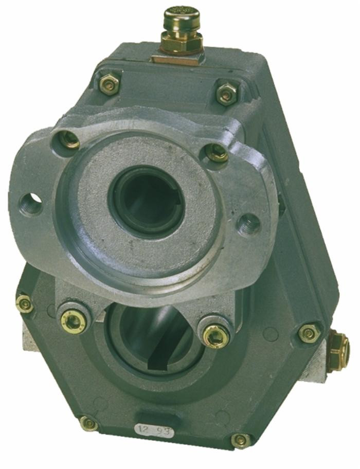 Riduttore gruppo 2 rapporto 3:1 per motori orbitali albero ø25mm da 11Kw - Ama Refluid