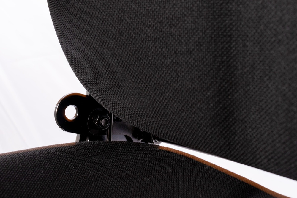Sedile Activo Plus in tessuto nero con sospensione pneumatica e piastra rotante - Seat Industries
