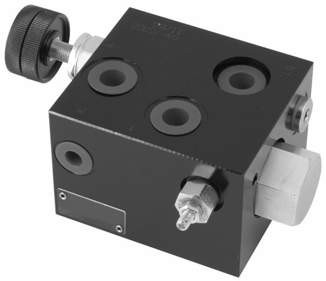 Fiancata d'ingresso con valvola di massima pressione e valvola di messa a scarico e regolatore di flusso - Bosch Rexroth