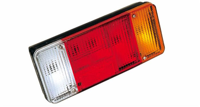 Fanale posteriore alogeno destro 303x82mm 4 funzioni luminose Ama - Ama