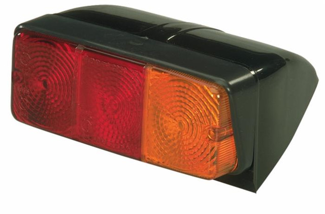 Fanale posteriore alogeno dx 160x136x85 mm con base inclinata Ama - Ama