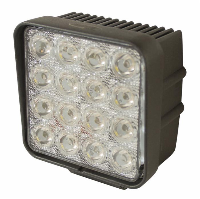 Faro da lavoro LED quadrato 48 W 16 LED Epistar IP68 - Ama