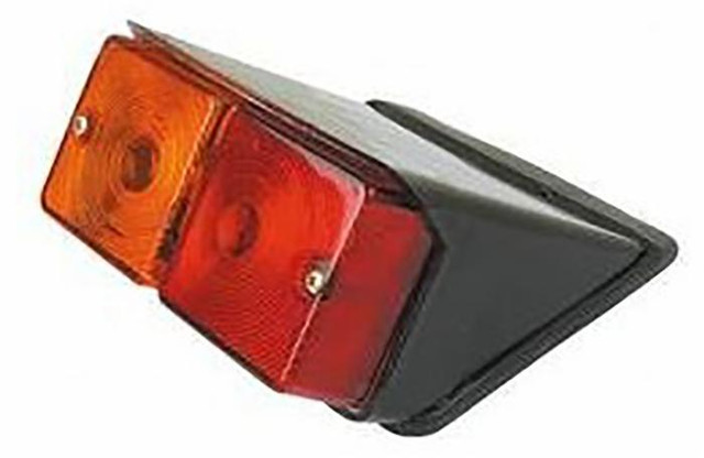 Fanale posteriore sinistro adattabile a trattore Fiat 5172684 - Ama