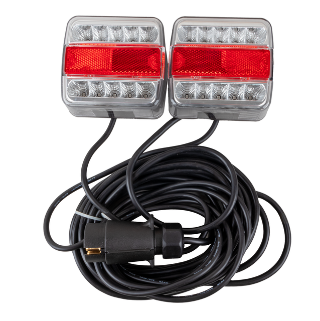Kit luci con fanali a LED magnetico 12V cavo 7,5m + 2,5m tra fanali - Ama Kit luci con fanali a LED magnetico 12V cavo 7,5m + 2,5m tra fanali - Ama