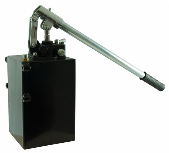 Pompa a mano doppio effetto 25cc con serbatoio da 7 litri - Ama Refluid