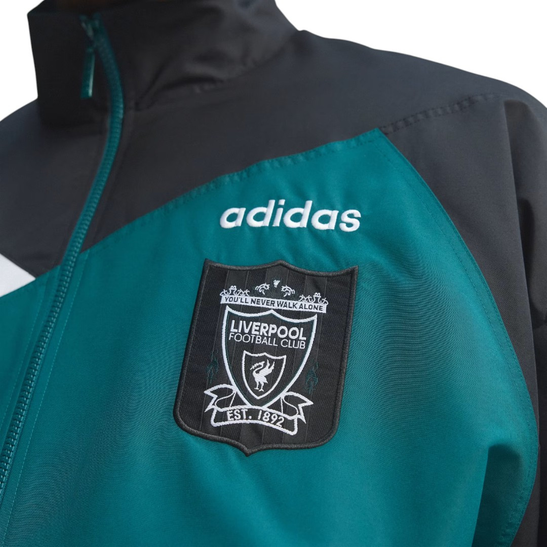Liverpool 95/96 Bringback Men's Green Windbreaker