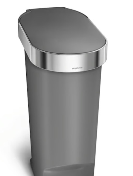 simplehuman 40-Liter Grey Plastic Steel Kitchen Trash Can with Lid Indoor simplehuman 40-Liter Grey Plastic Steel Kitchen Trash Can with Lid Indoor