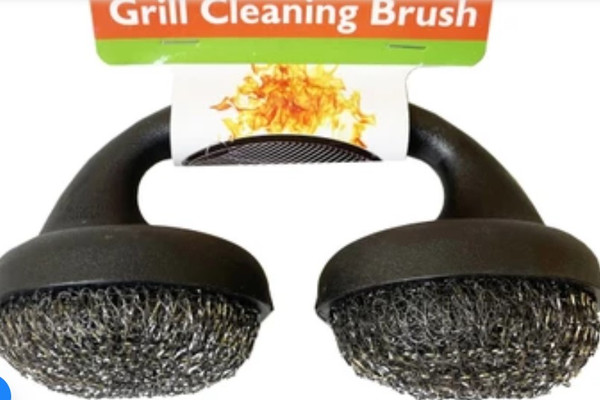Grill Cleaning Brush 4.5" x7.1" Grill Cleaning Brush 4.5" x7.1"
