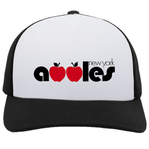Vintage New York Apples World Team Tennis trucker cap with seamless 5-panel front and retro logo in white/black