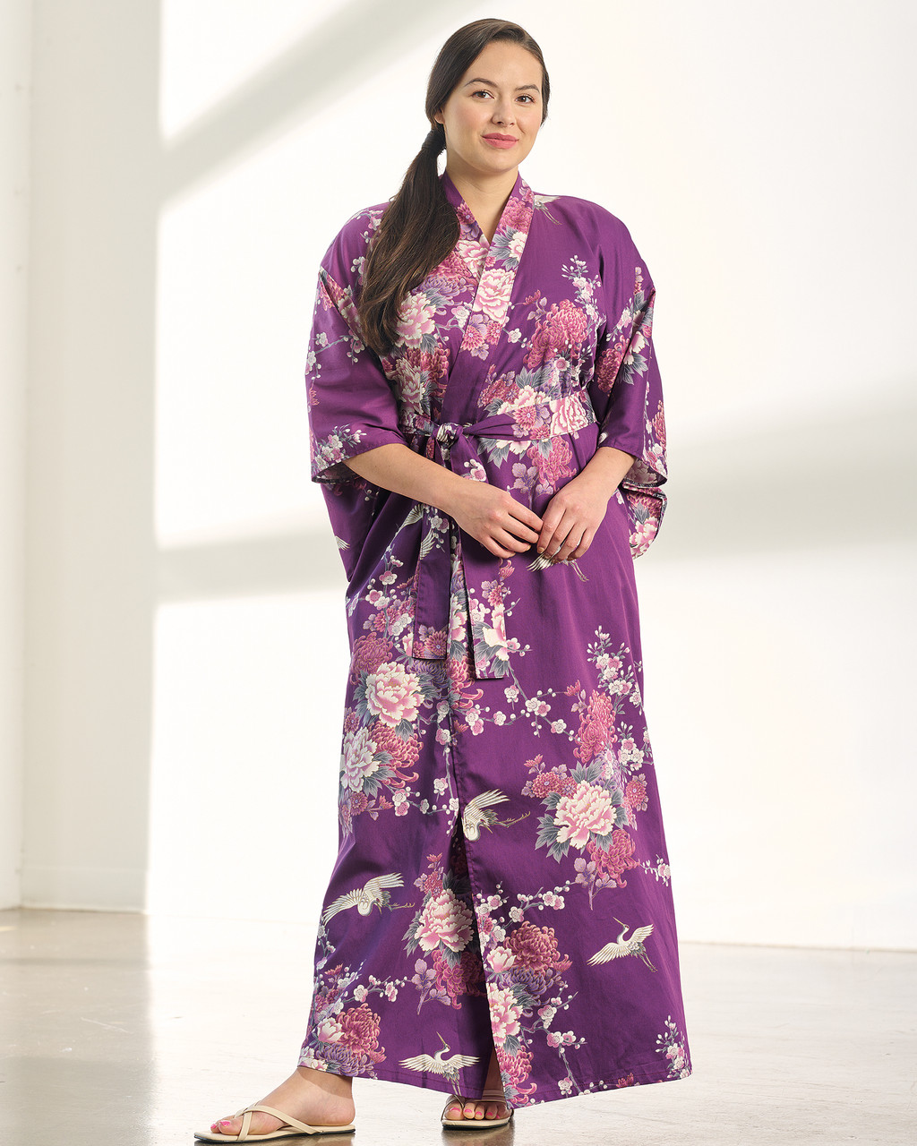 Black Silky Kimono Robe / Japanese Dressing Gown / Long Satin Bathrobe /  Luxury Christmas Gift for Wife Mom Girlfriend - Etsy | Kimono de satén,  Bata de kimono, Ropa de mujer