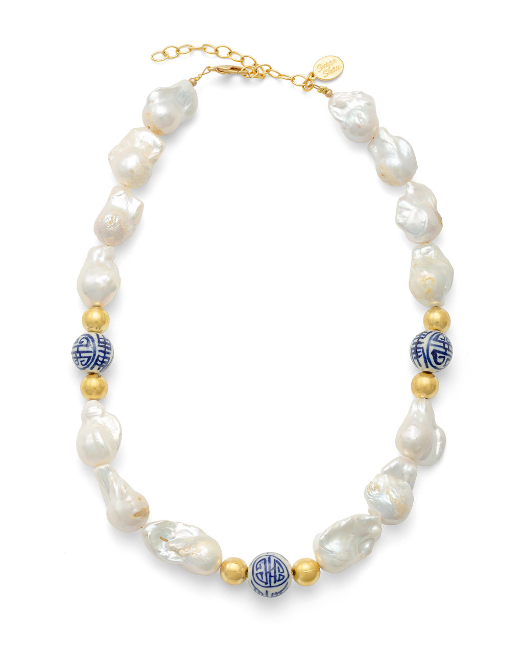 PEARL NECKLACE, cultured pearls, clasp in 18k white gold, blue gemstone,  bordered by white gemstones. Jewellery & Gemstones - Necklace - Auctionet