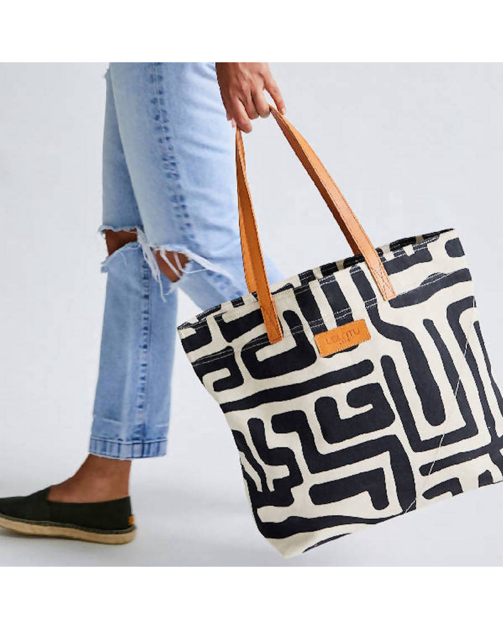 日本セール UE DIAGONAL PRINT TOTE BAG - バッグ