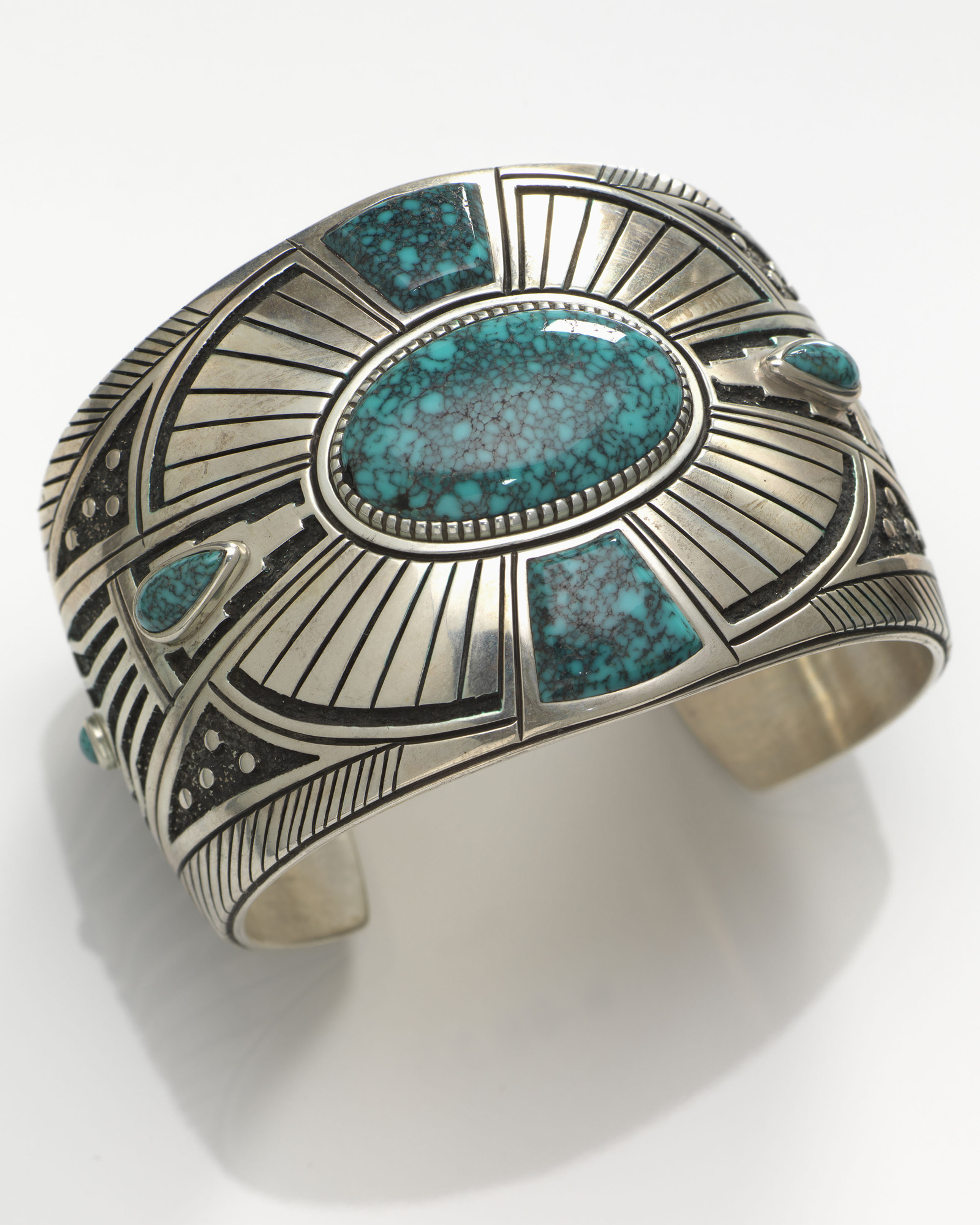 アート・デザイン・音楽 Glittering World Navajo Glittering World: Navajo Jewelry of the Yazzie Family