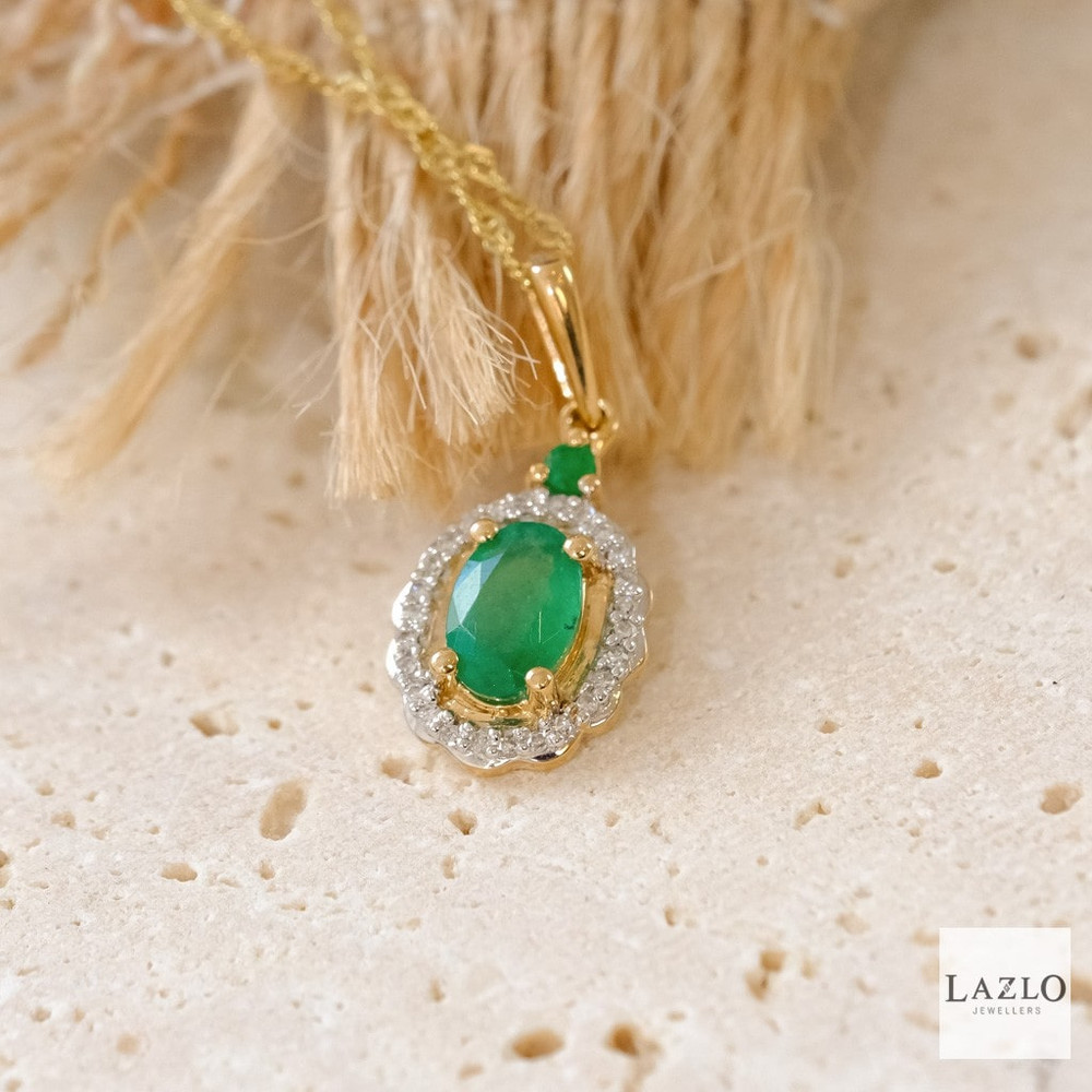 9kt Yellow Gold Emerald 0.51ct & Diamond 0.05ct Cluster Pendant & Chain 1