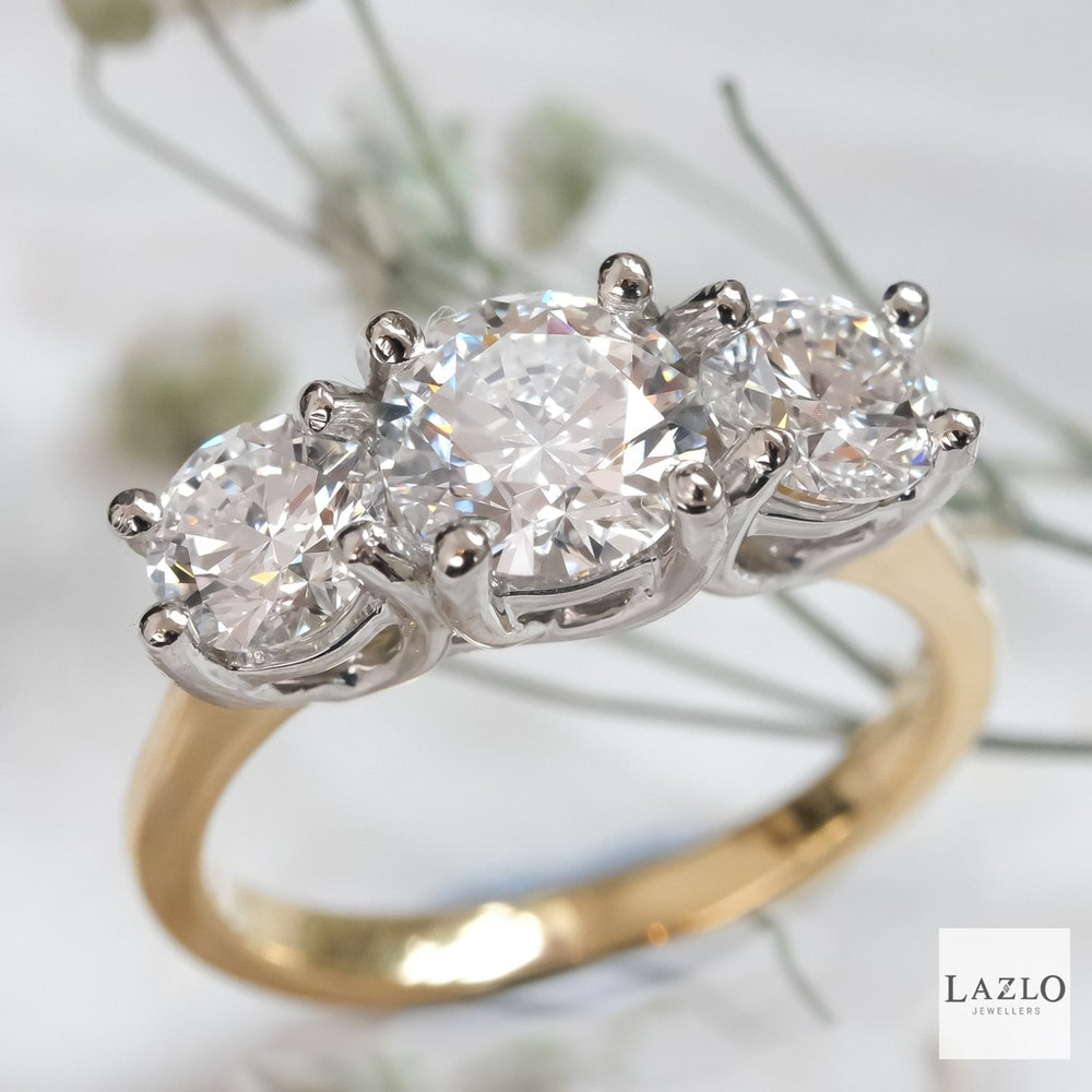 18kt Yellow Gold & Platinum 2.52ct D VVS2 Graduated Three Stone Laboratory Diamond Ring 1