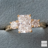 18kt Yellow Gold Three Stone Laboratory 2.04ct D VVS2 Diamond 0.50ct 2 Round Brilliant Diamond Ring 2 18kt Yellow Gold Three Stone Laboratory 2.04ct D VVS2 Diamond 0.50ct 2 Round Brilliant Diamond Ring 2