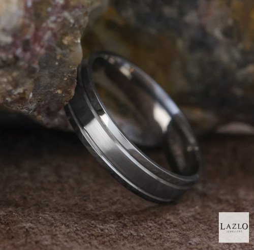 Gents Platinum 600 Satin Finished Center & Polished Edges Wedding Ring 1 Gents Platinum 600 Satin Finished Center & Polished Edges Wedding Ring 1