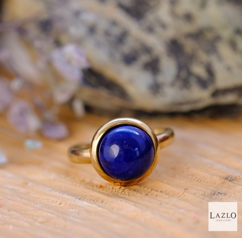 9kt Yellow Gold Round Rub Over Set Lapis Lazuli Ring 1