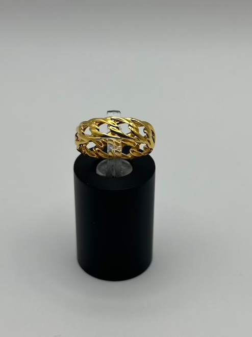 Elegant Twist 21K Gold Ring
