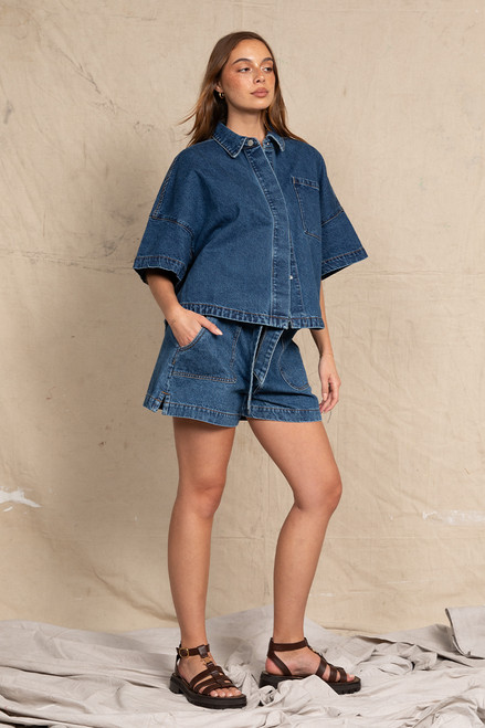 Tailored Patch Pocket Flare Short in Mid-Blue