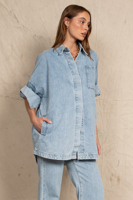 Oversized Shirt in Denim in Ice Blue