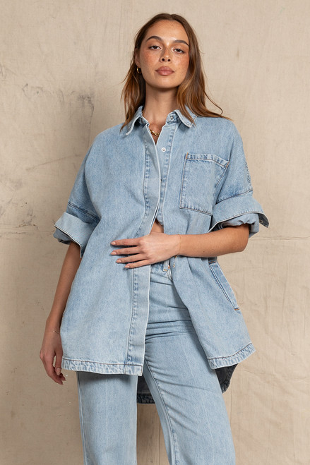 Oversized Shirt in Denim in Ice Blue